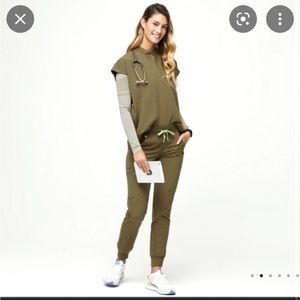 Figs XS/S Martini Olive Scrub Set